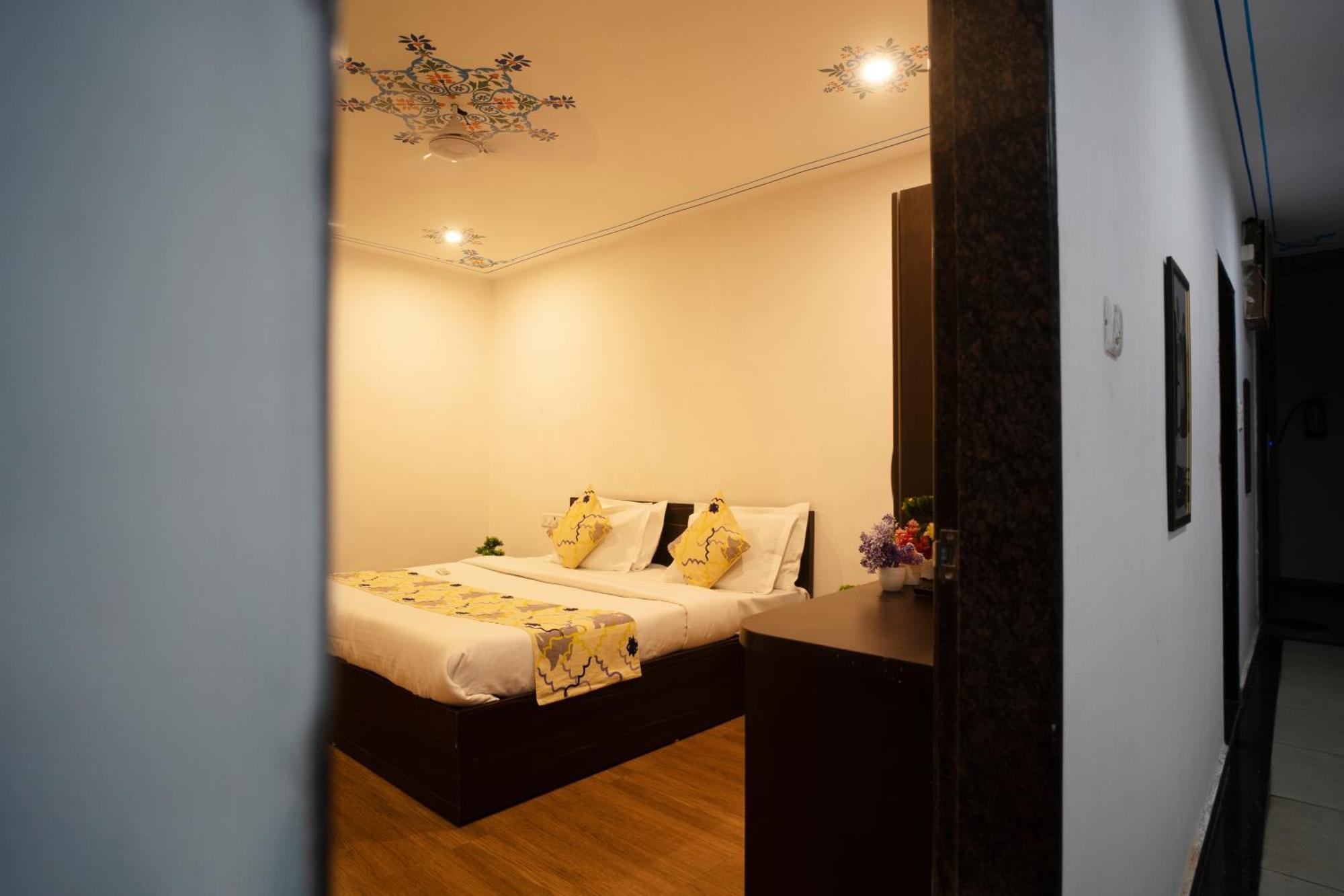 Tripli Hotels Arunoday Palace Udajpur Zewnętrze zdjęcie