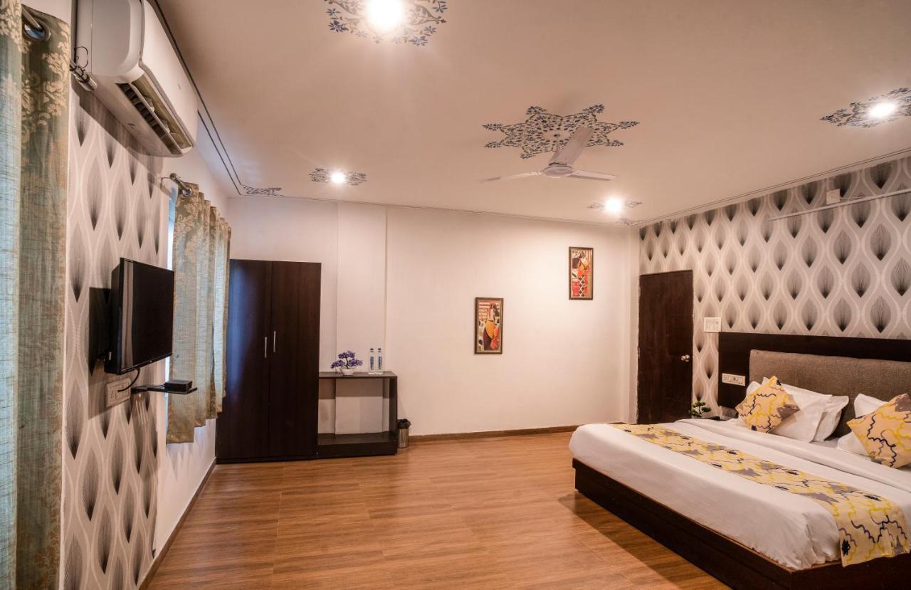 Tripli Hotels Arunoday Palace Udajpur Zewnętrze zdjęcie