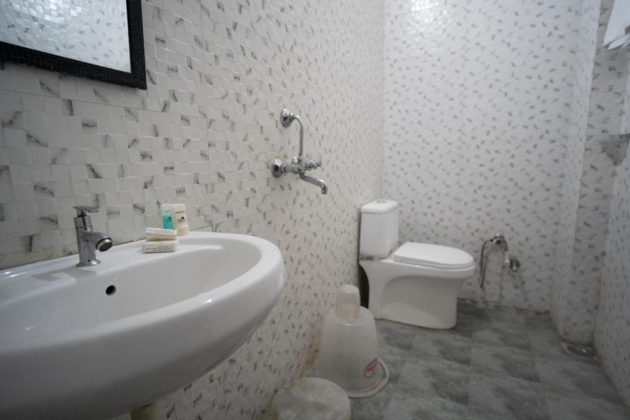 Tripli Hotels Arunoday Palace Udajpur Zewnętrze zdjęcie
