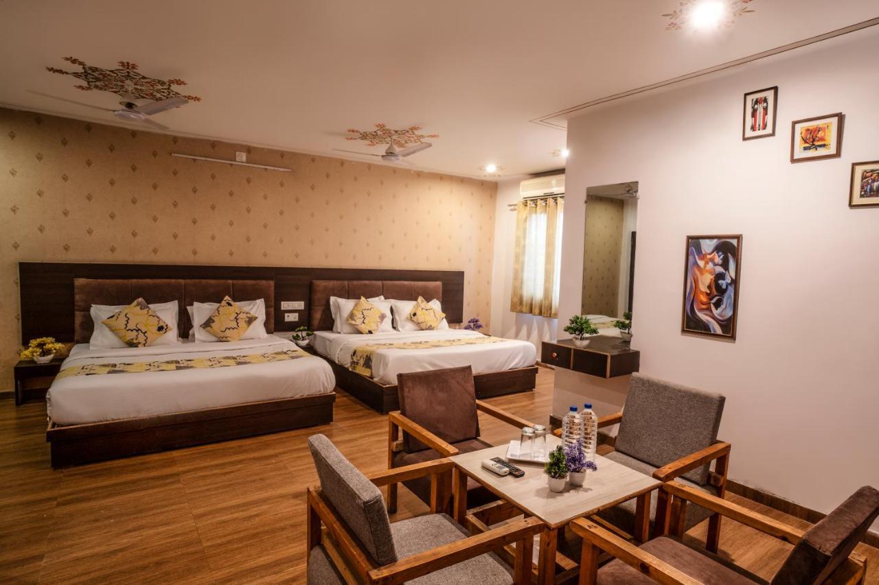 Tripli Hotels Arunoday Palace Udajpur Zewnętrze zdjęcie