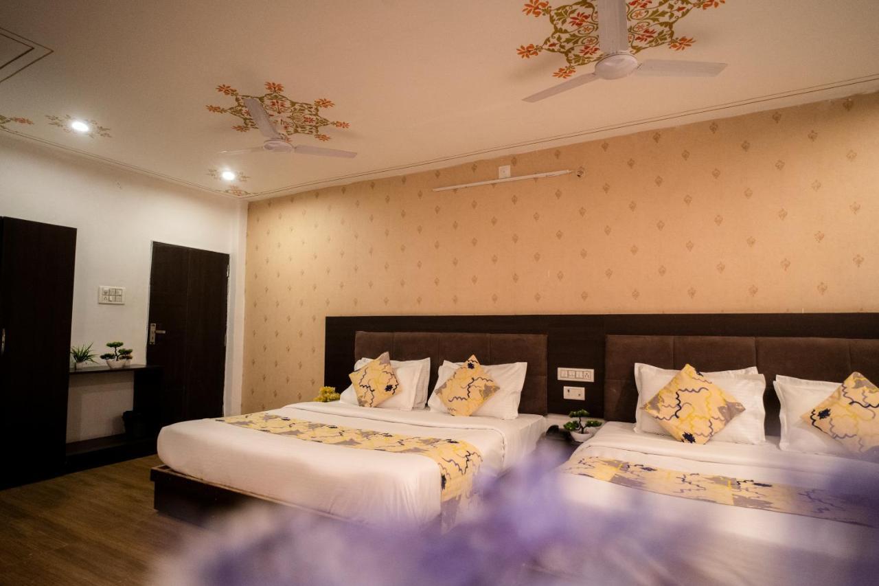 Tripli Hotels Arunoday Palace Udajpur Zewnętrze zdjęcie